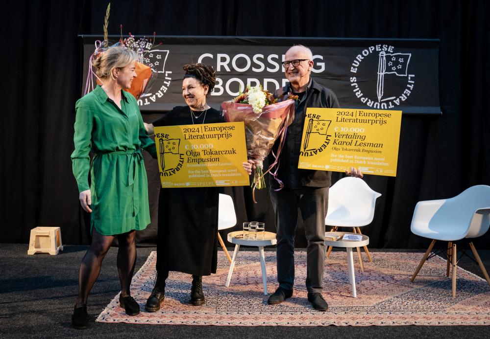 V.l.n.r.: Romkje de Bildt, Olga Tokarczuk en Karol Lesman. Foto © Bart Maat