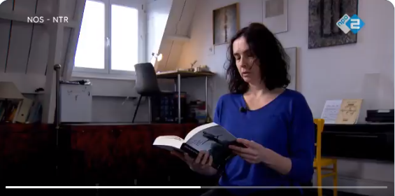 Inger Limburg leest voor uit Shuggie Bain.