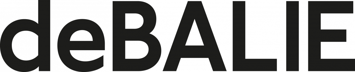 Het logo van De Balie. Zwarte letters tegen een witte achtergrond. Het woord 'BALIE' staat geheel in kapitalen, het woord 'de' geheel in onderkast.