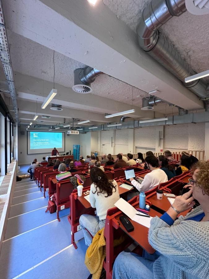 zaal met toehoorders tijdens de ELV Studiedag